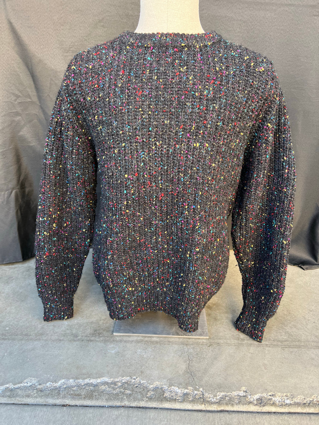 Woolrich Sweater size Large!