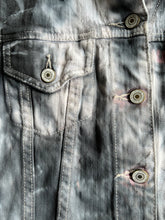 Load image into Gallery viewer, Calvin Klein Dyed Women&#39;s Denim Jacket size Large!
