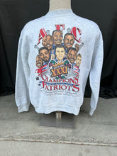 Load image into Gallery viewer, New England Patriots Champions XXXI Pullover Sweater size Large!
