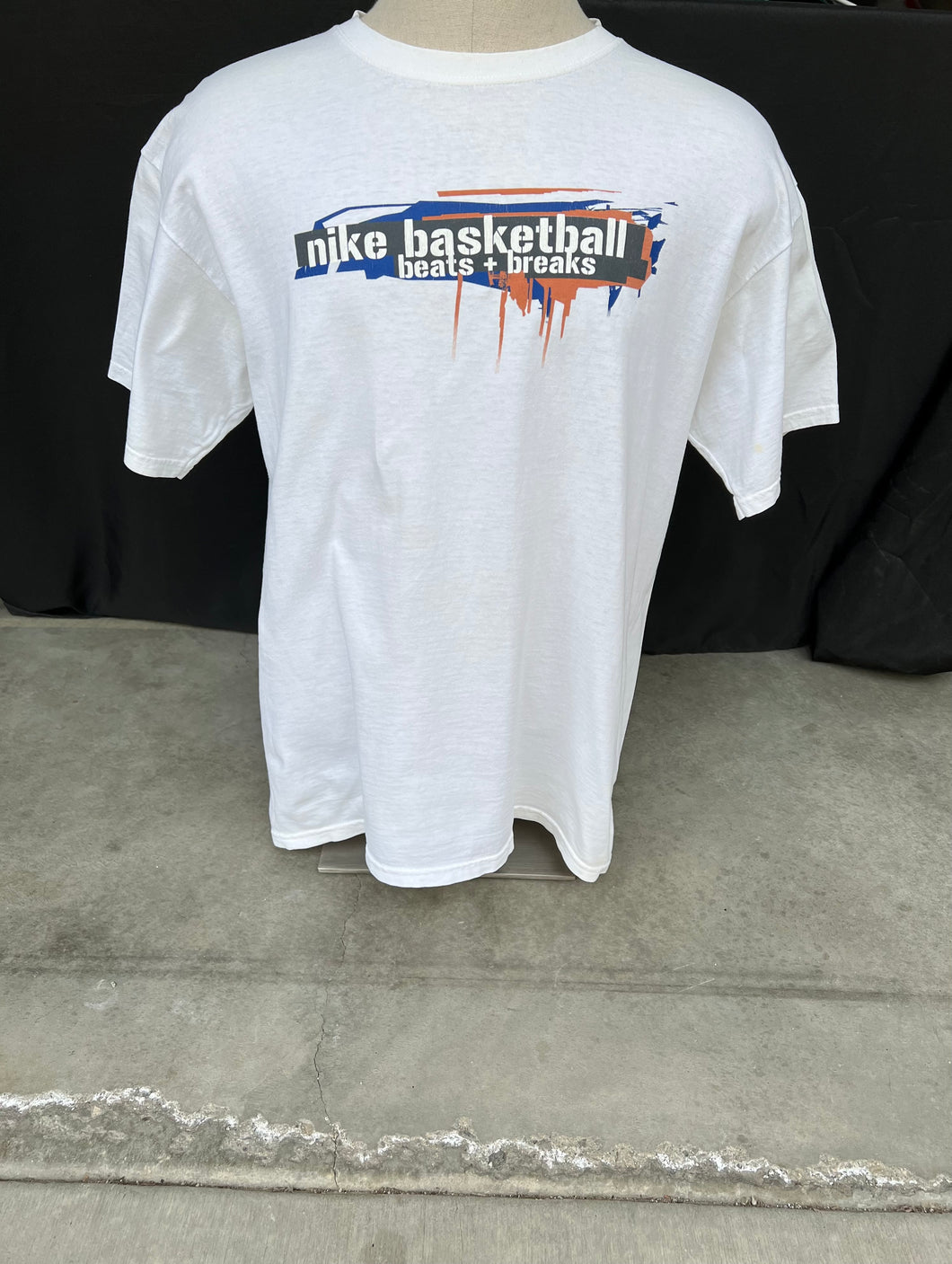 Nike Basketball beats + breaks tee size Large!