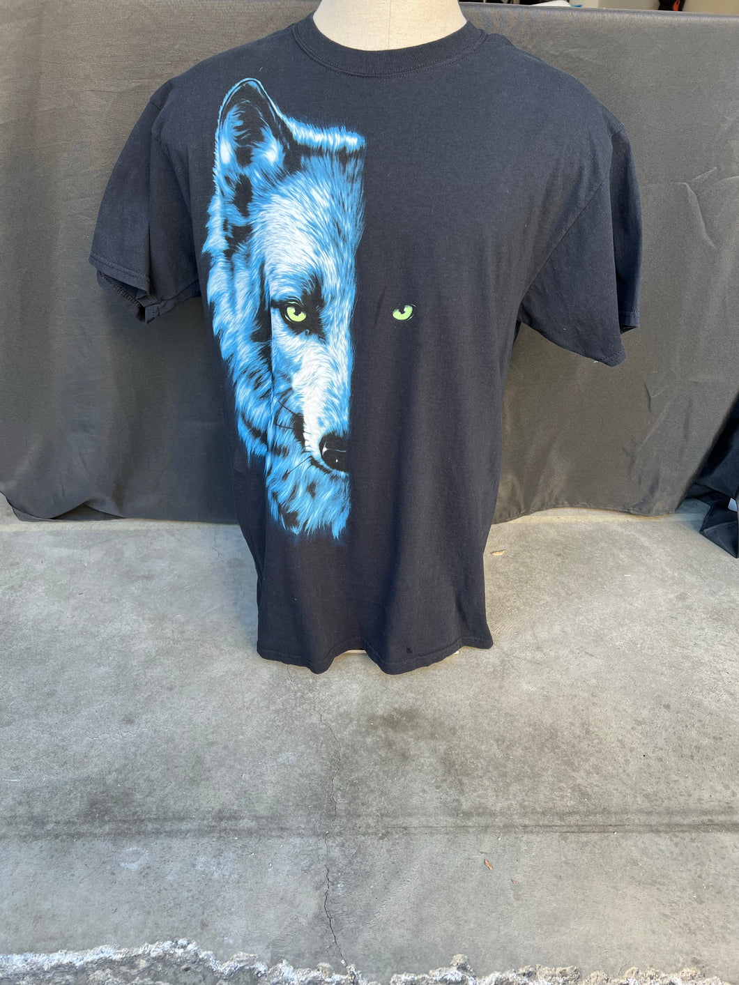 Dark Side of the Wolf tee size Large!